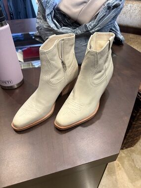 Dolce vita size 7 ivory cowboy booties perfect for the summer